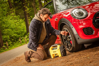 Stanley SXVI02001 3 in 1 Inflator/Blower/Vacuum with Car  Lighter Adapter 10 Bar Air Flow 10 L/S